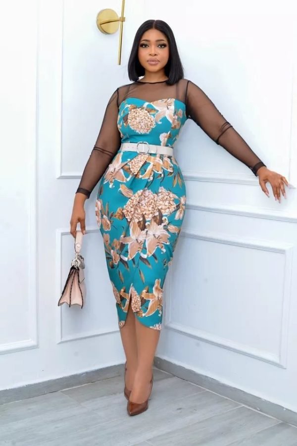 Alicia Sexy V-Neck Over-The-Knee Skirt - Image 5
