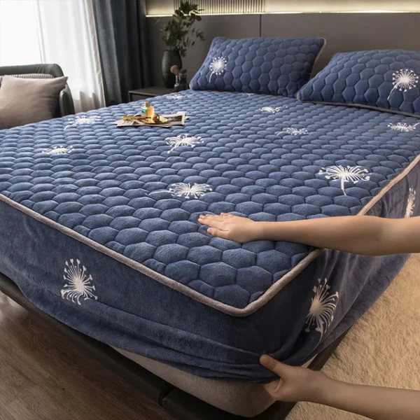 Home Textiles Winter Warm Fitted | Velvet Quilted Fitted Sheet - Image 2