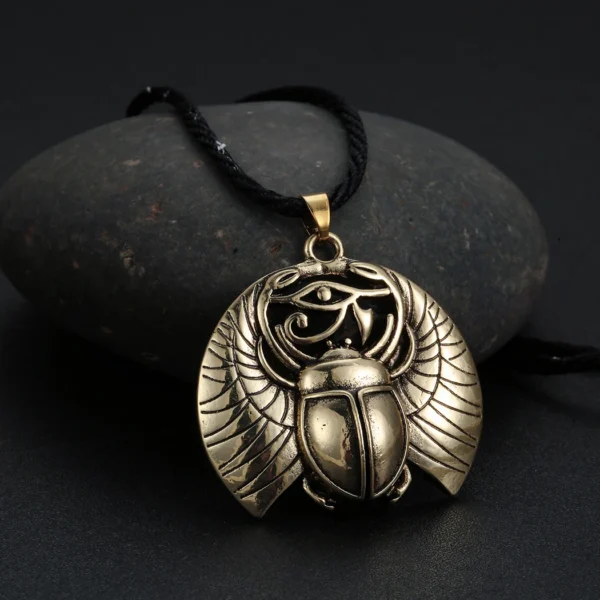 vintage Horus pendant necklace - Image 2