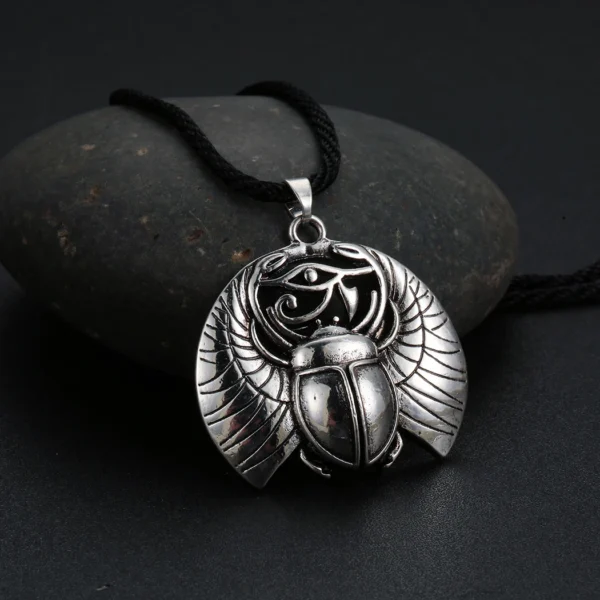 vintage Horus pendant necklace - Image 3